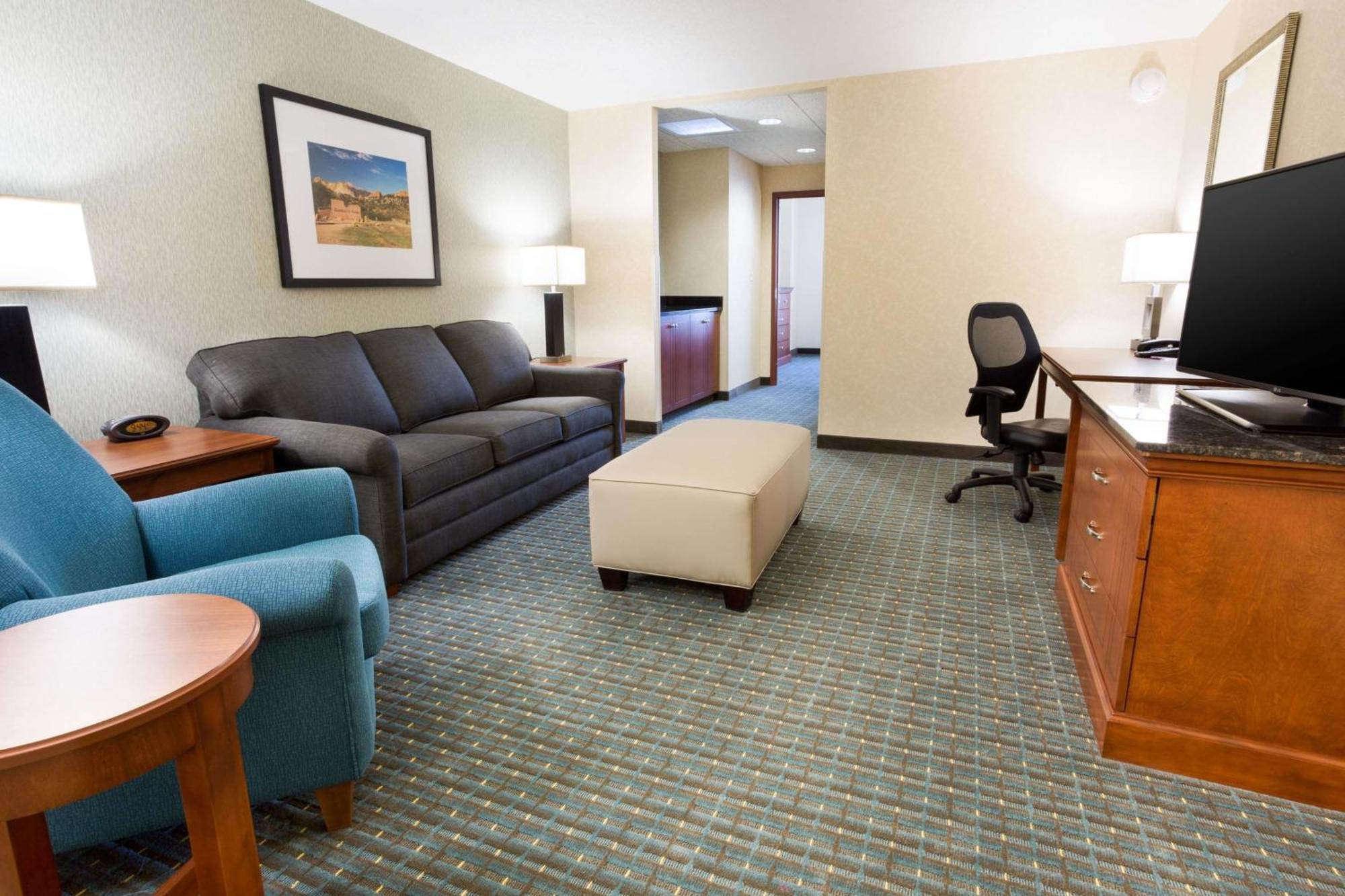 Drury Inn & Suites Colorado Springs Near The Air Force Academy Exterior foto